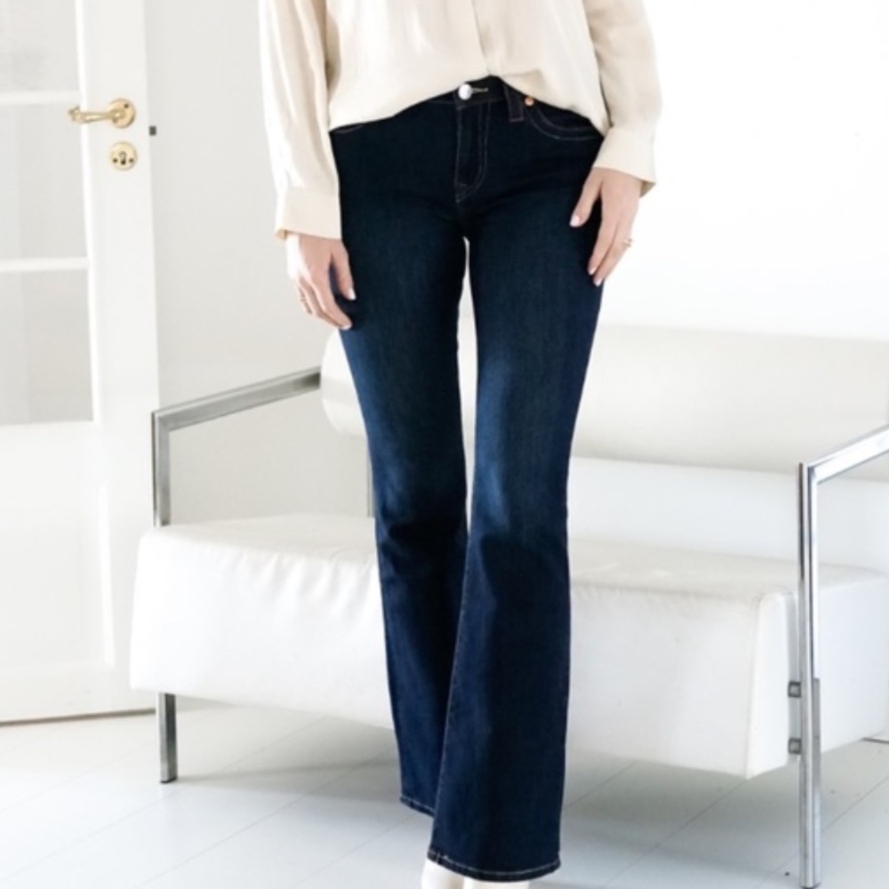 NWT True Religion mid rise dark wash Women's Jeans sz 28